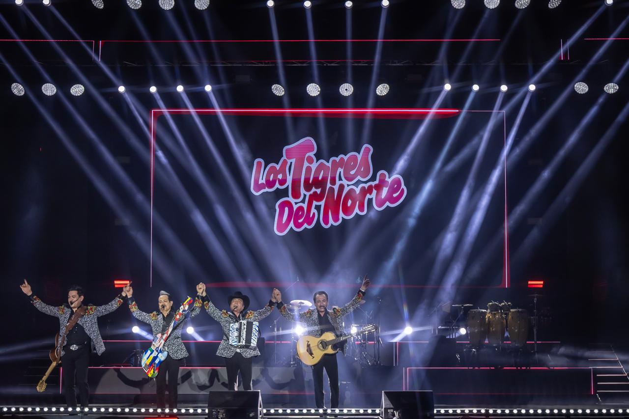 Galería ENTREFAM - LOS TIGRES DEL NORTE HACEN HISTORIA EN REPÚBLICA DOMINICANA