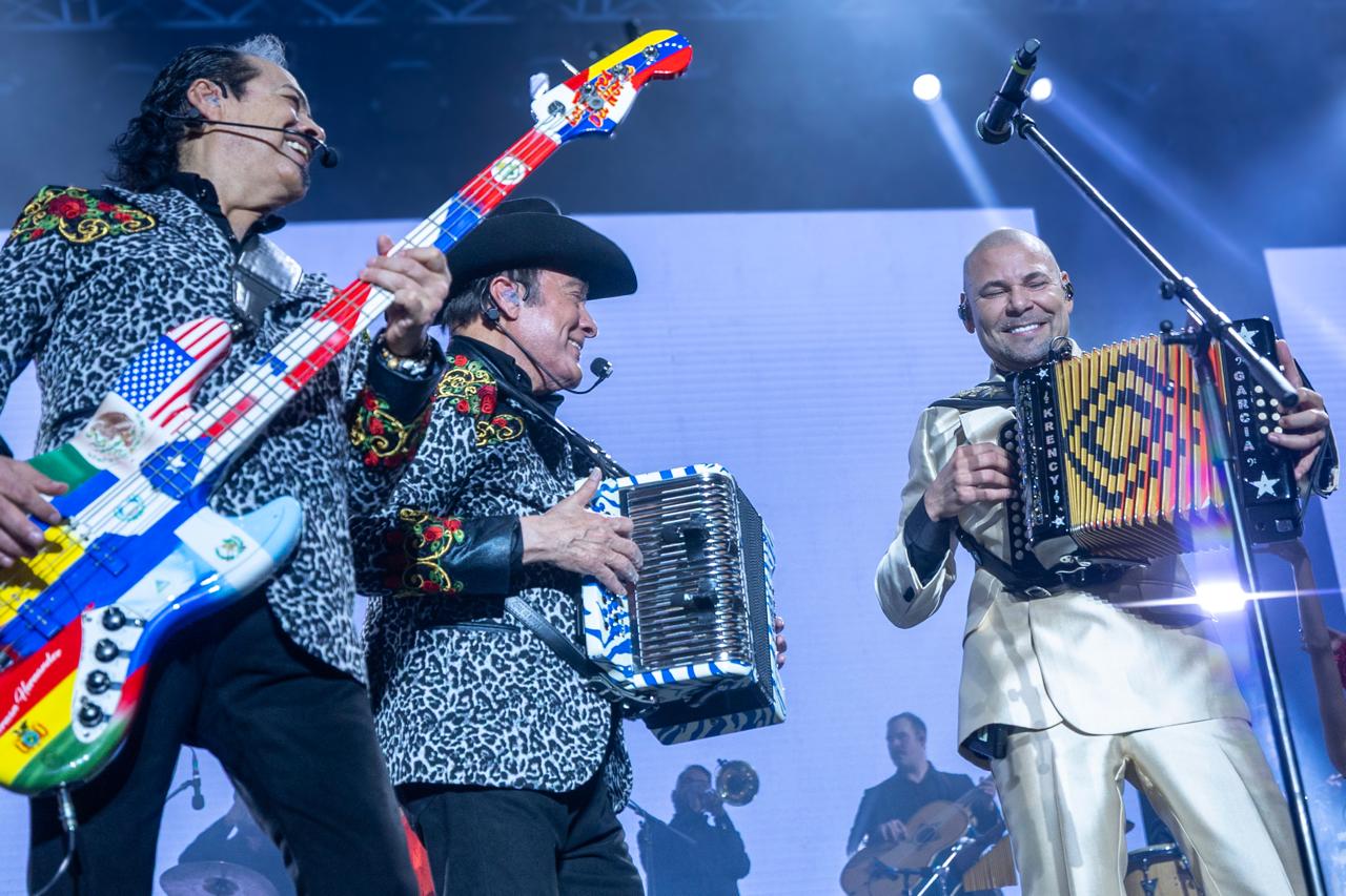 Galería ENTREFAM - LOS TIGRES DEL NORTE HACEN HISTORIA EN REPÚBLICA DOMINICANA