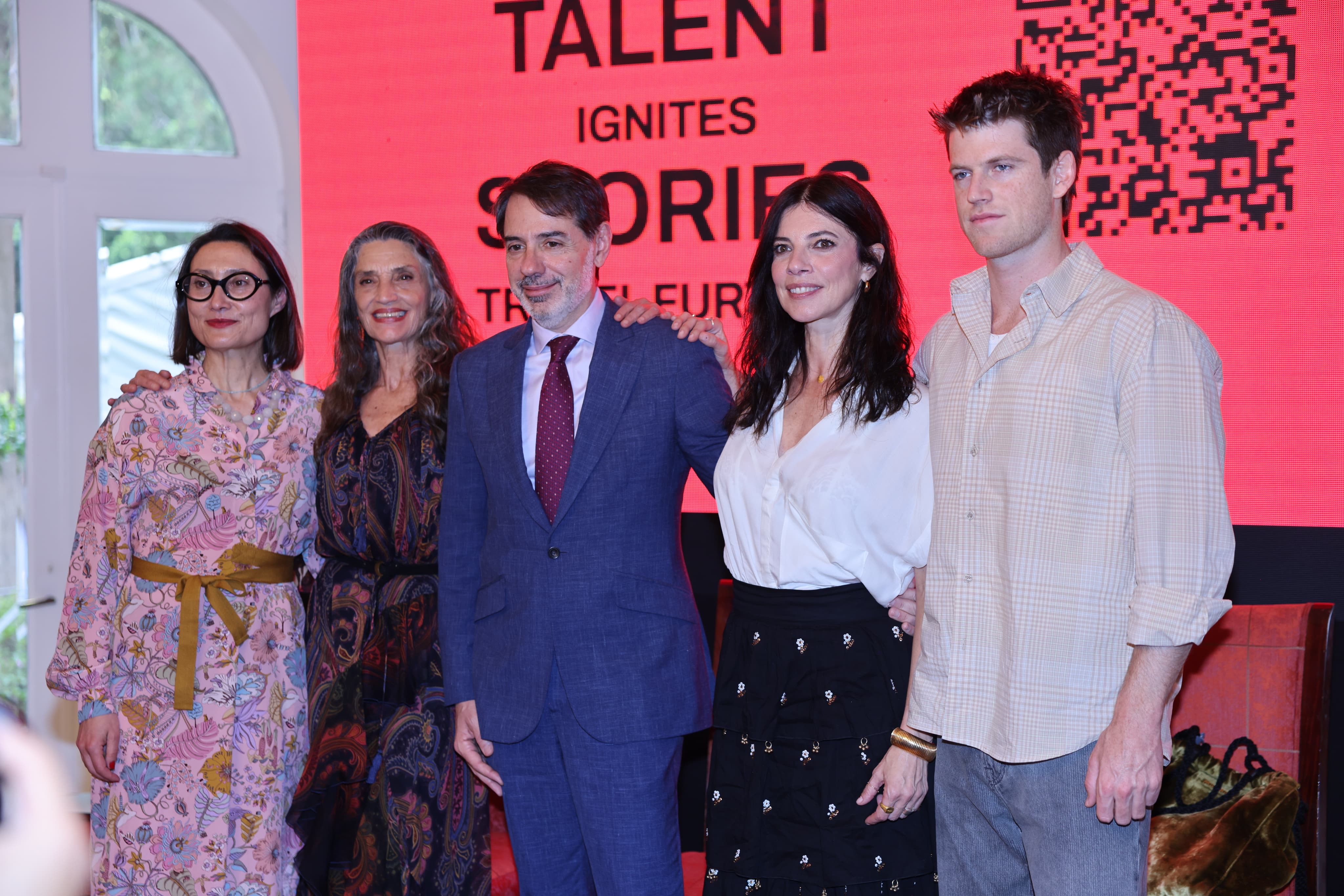 Galería ENTREFAM - Juntos Maribel Verdú, Ángela Molina y Miguel Bernardeau.
