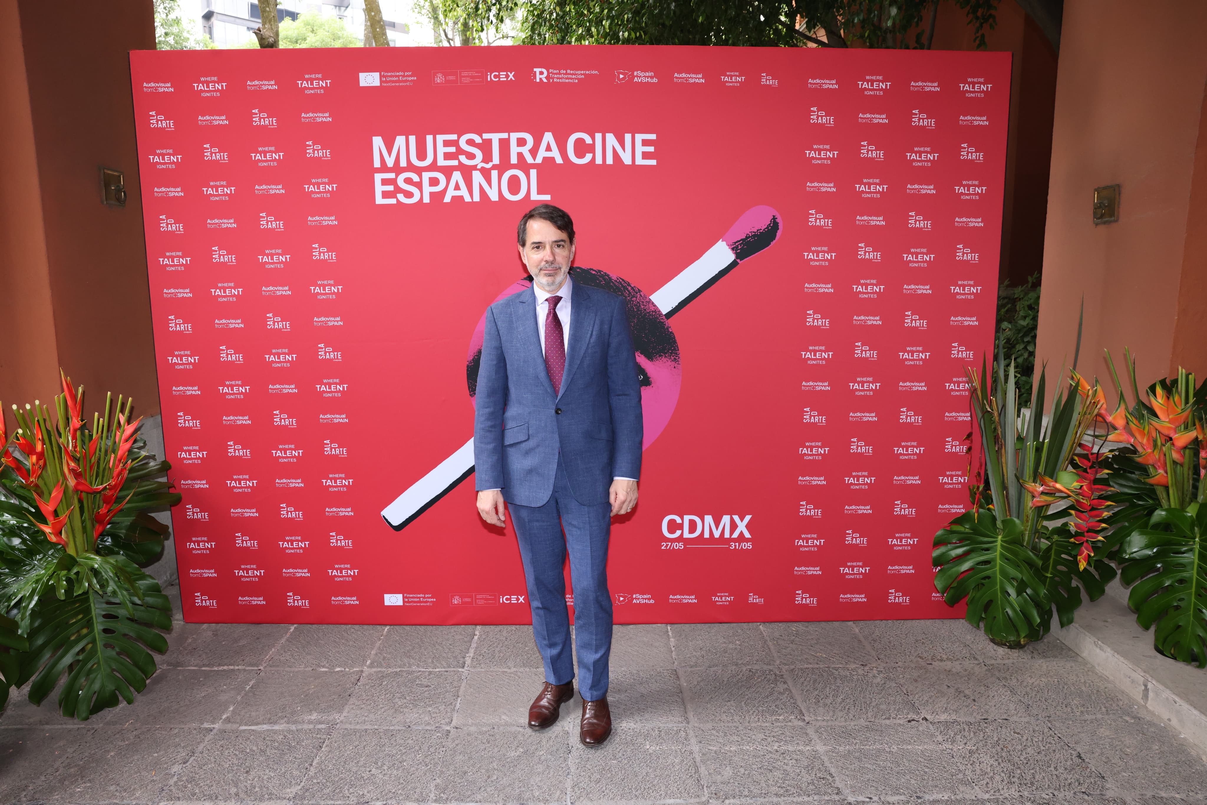 Galería ENTREFAM - Juntos Maribel Verdú, Ángela Molina y Miguel Bernardeau.