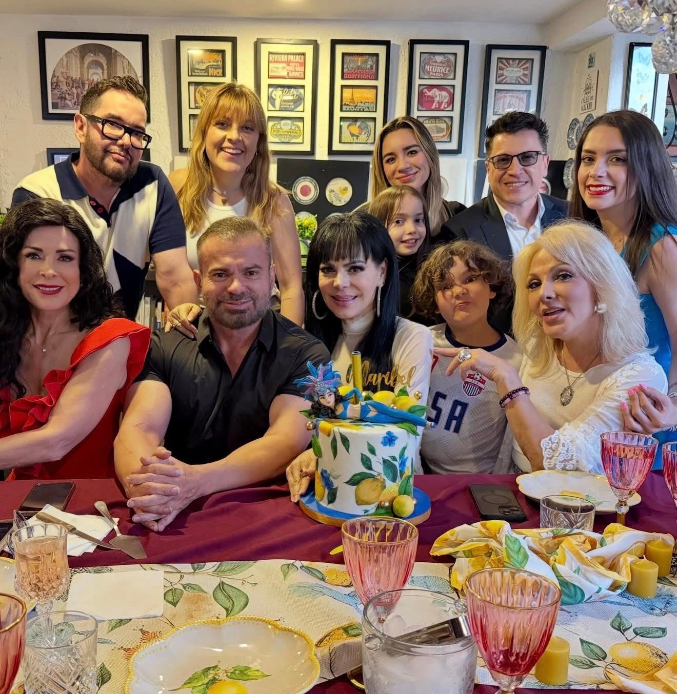 Galería ENTREFAM - Maribel Guardia Celebró 67 años.