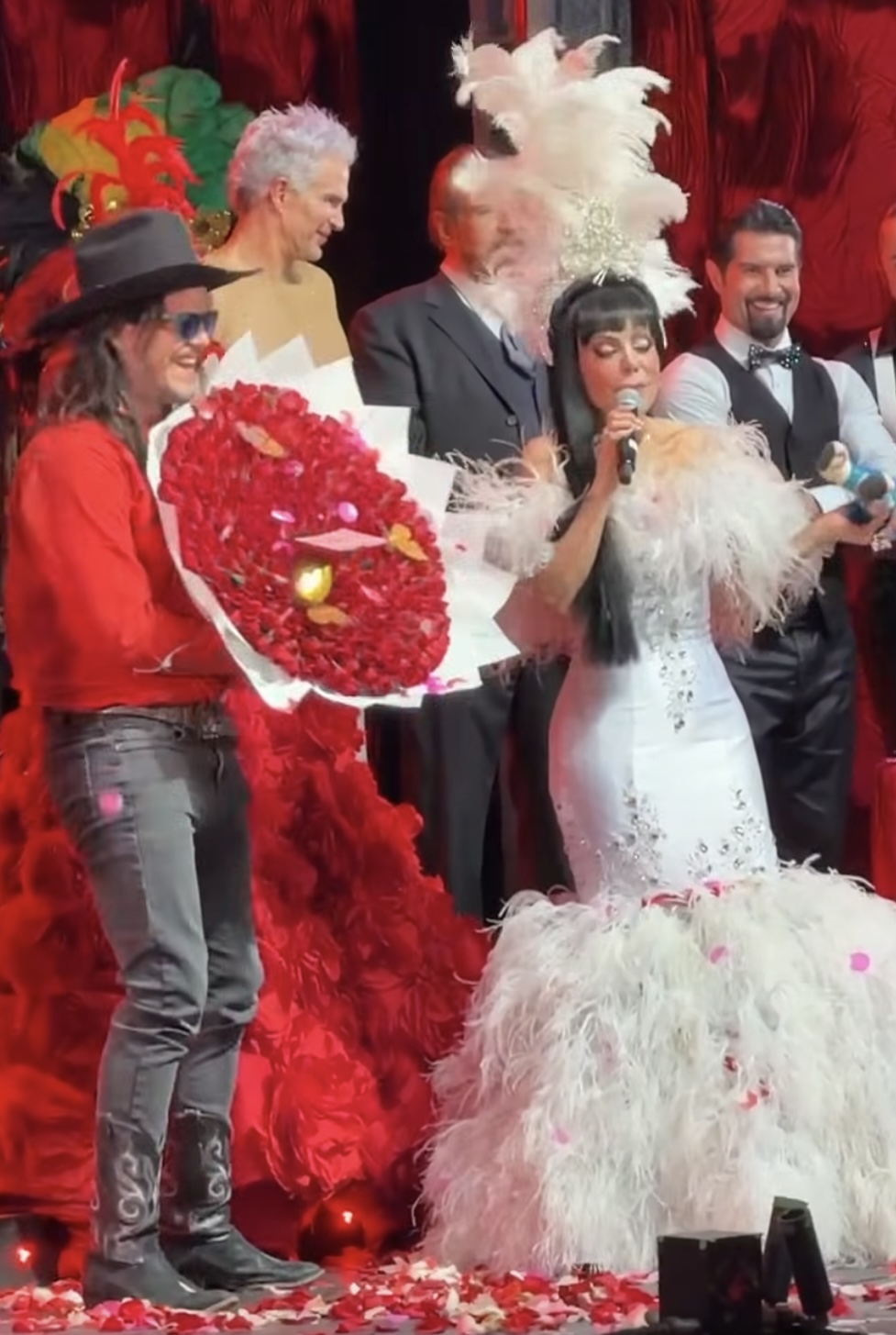 Galería ENTREFAM - Maribel Guardia Celebró 67 años.