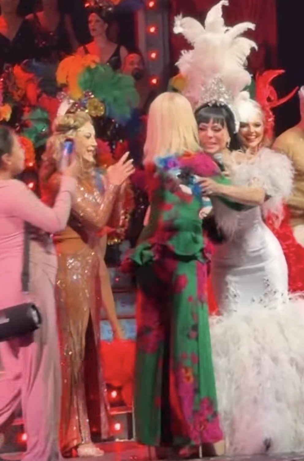 Galería ENTREFAM - Maribel Guardia Celebró 67 años.