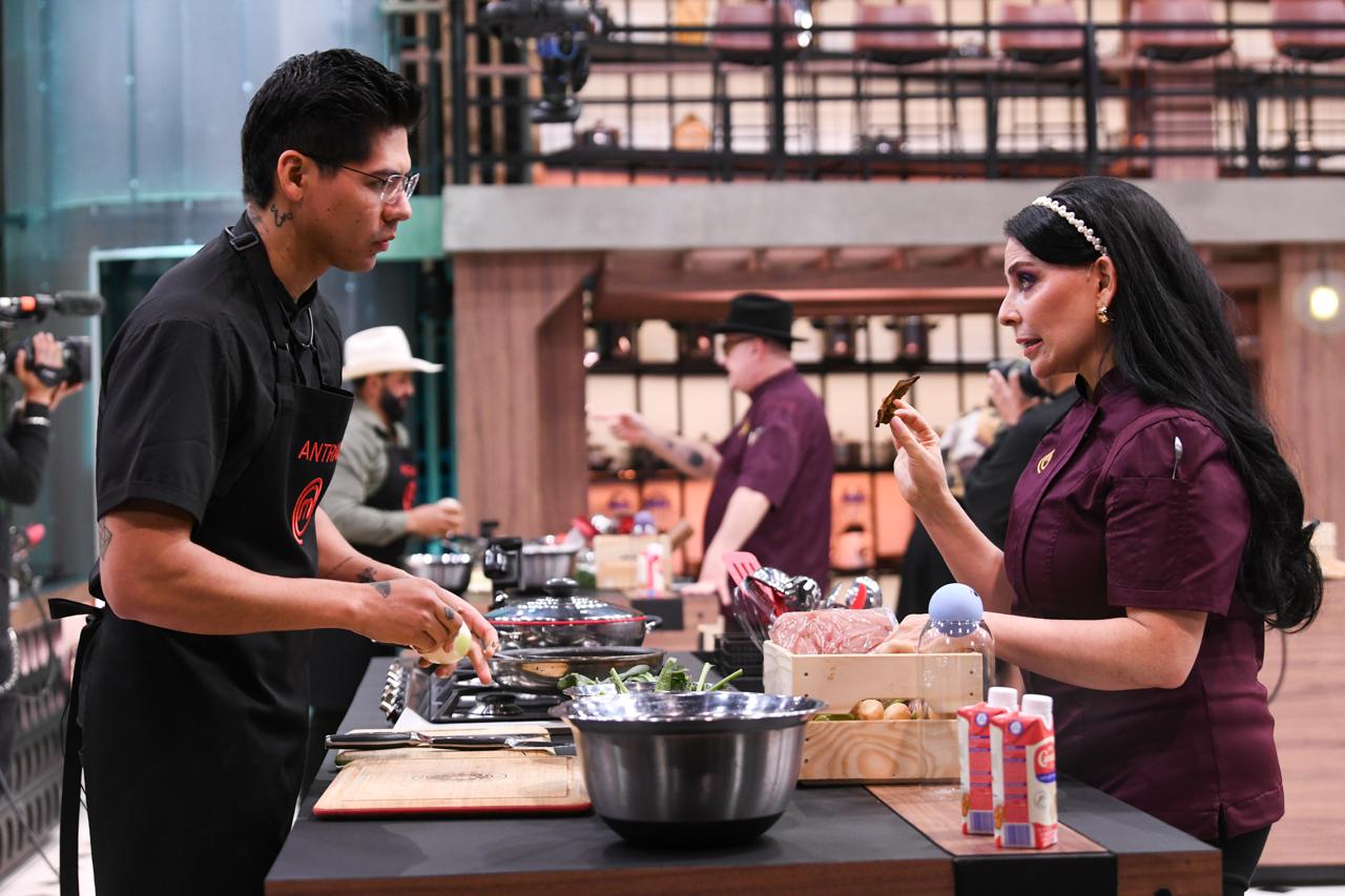 Galería ENTREFAM - EMOCIONES A FLOR DE PIEL EN LA COCINA DE MASTERCHEF.