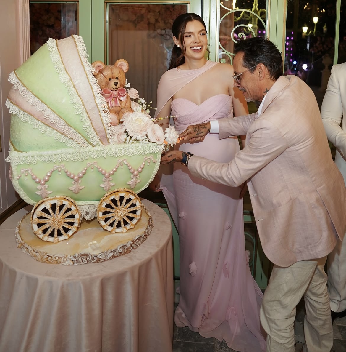 Galería ENTREFAM - Nadia Ferreira y Marc Anthony celebran espectacular Baby Shower.