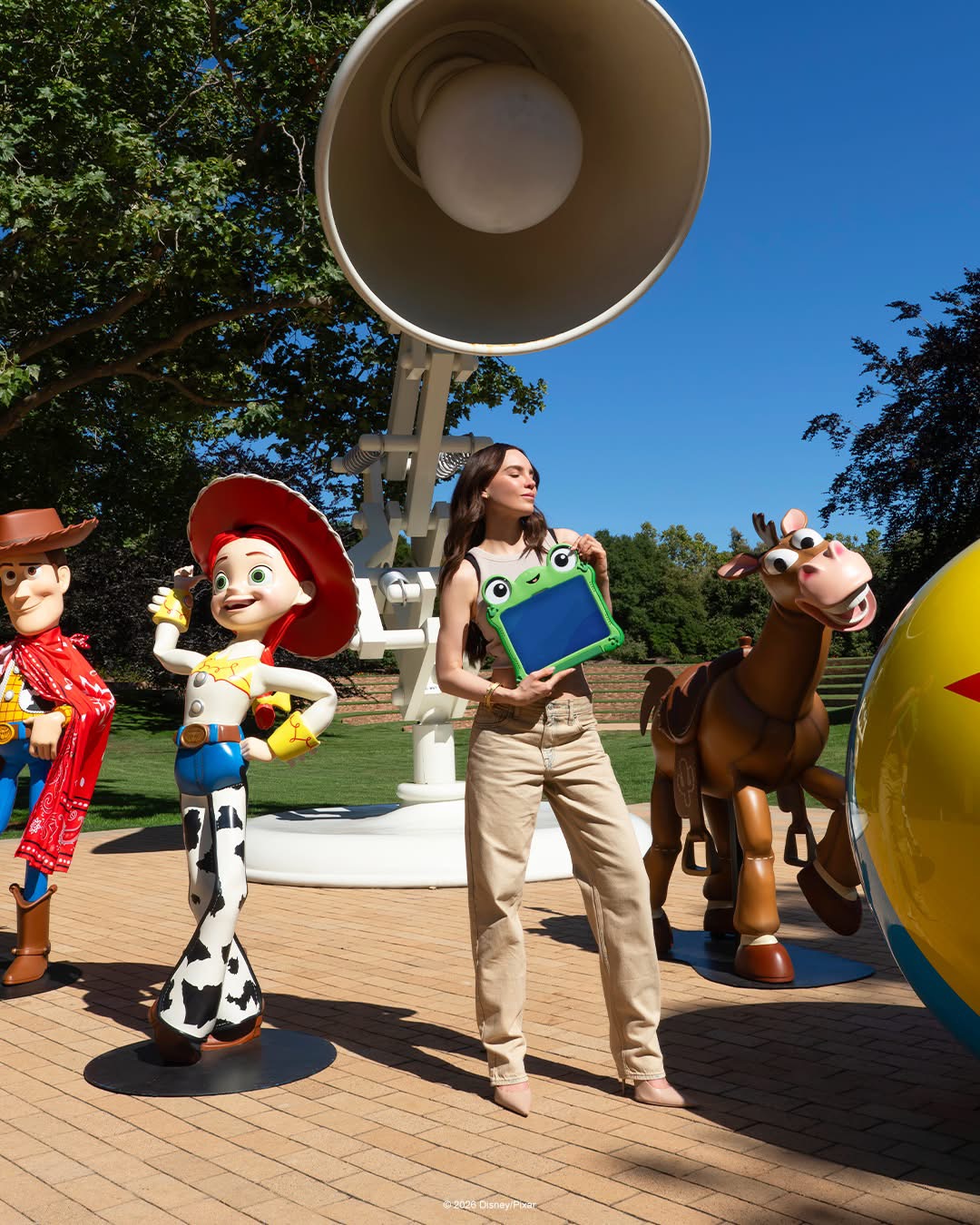 Galería ENTREFAM - Belinda se une  la aventura de Toy Story 5.