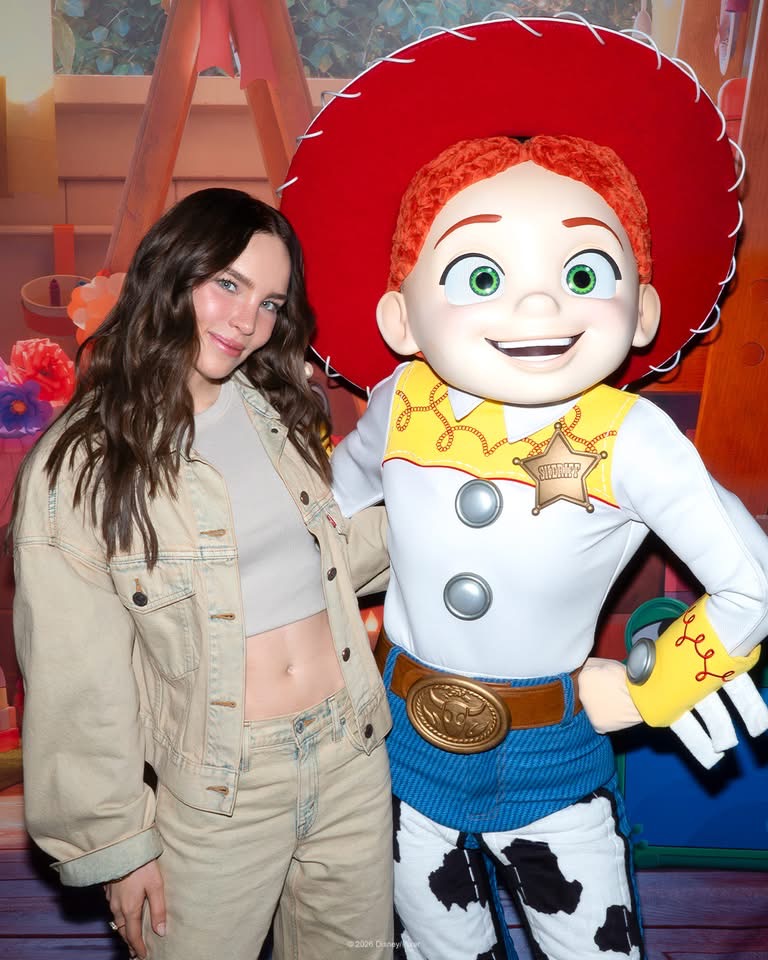 Galería ENTREFAM - Belinda se une  la aventura de Toy Story 5.