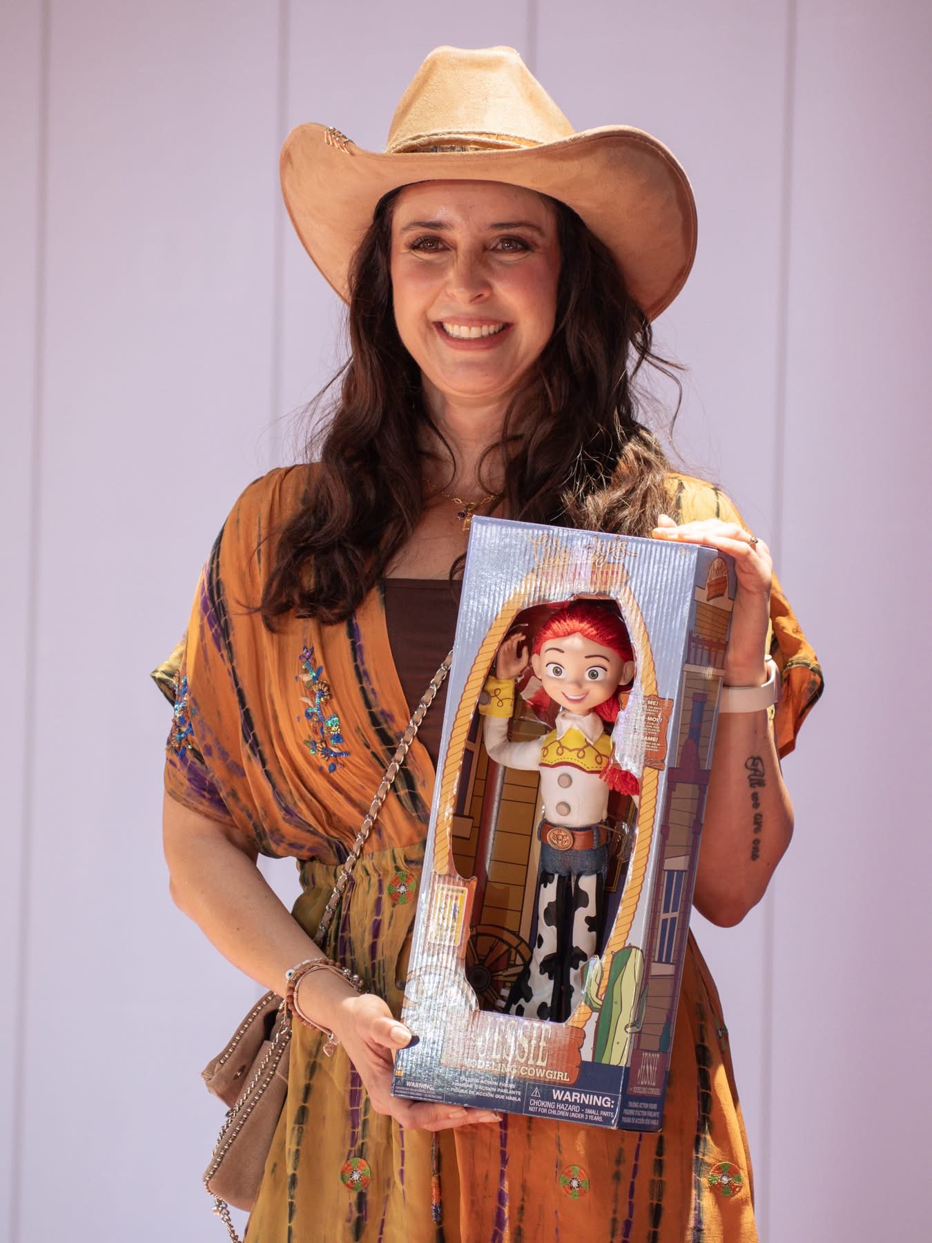 Galería ENTREFAM - Belinda emocionada en la alfombra roja de Toy Story 5 en México.