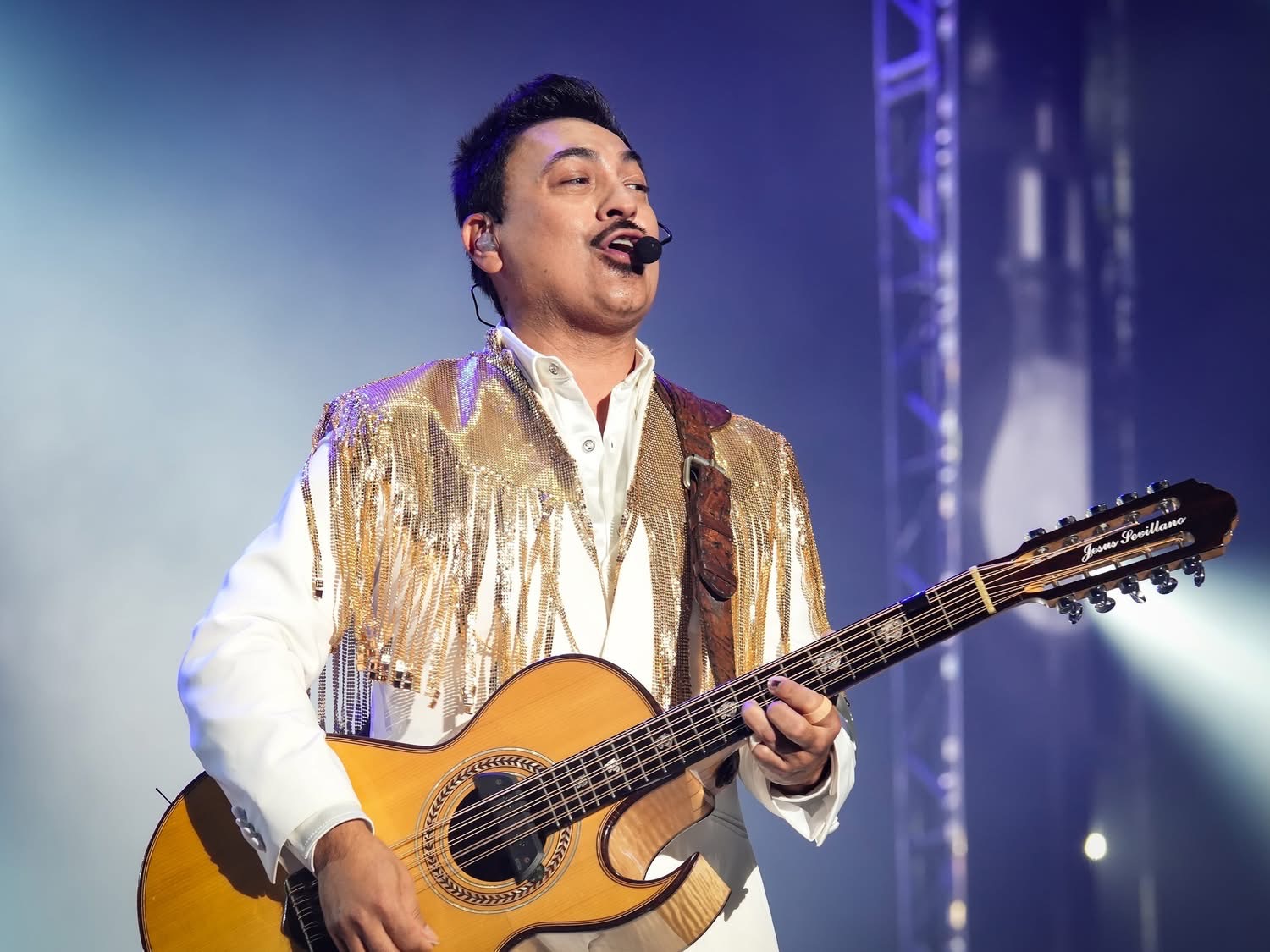 Galería ENTREFAM - LOS TIGRES DEL NORTE HACEN RUGIR EL ESTADIO GNP.