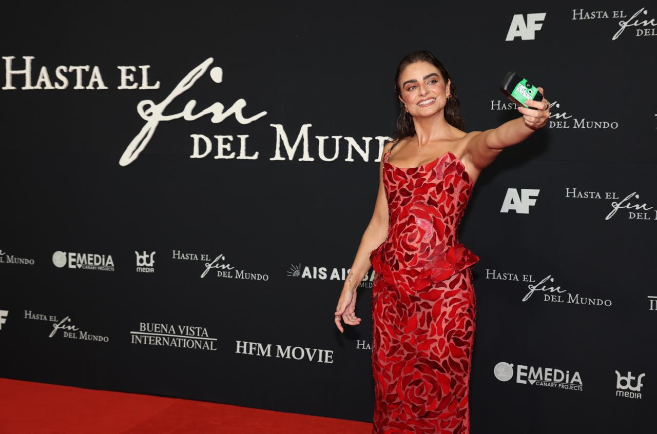 Galería ENTREFAM - Aislinn Derbez y Mauricio Ochmann viven su propia historia de amor.