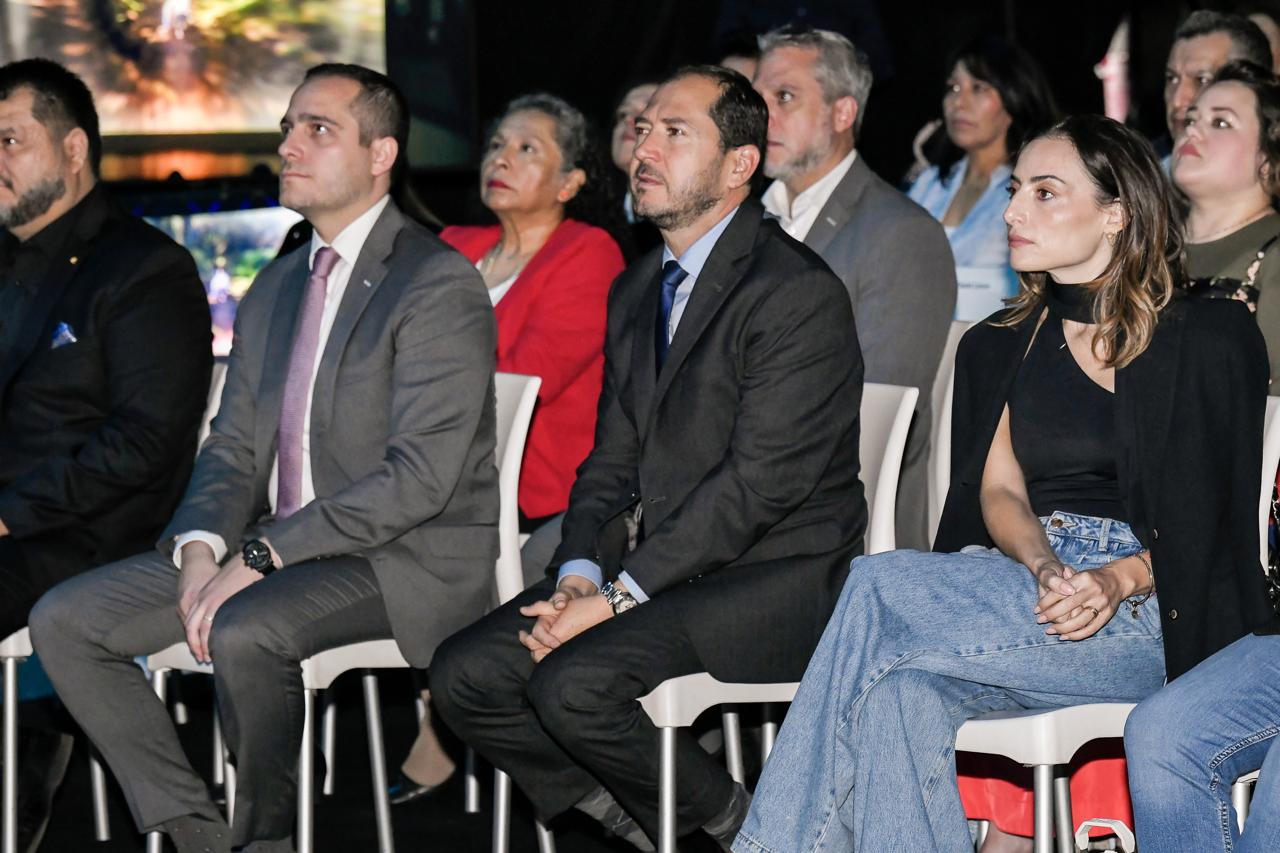 Galería ENTREFAM - Dra. Lucía: Un Don Extraordinario