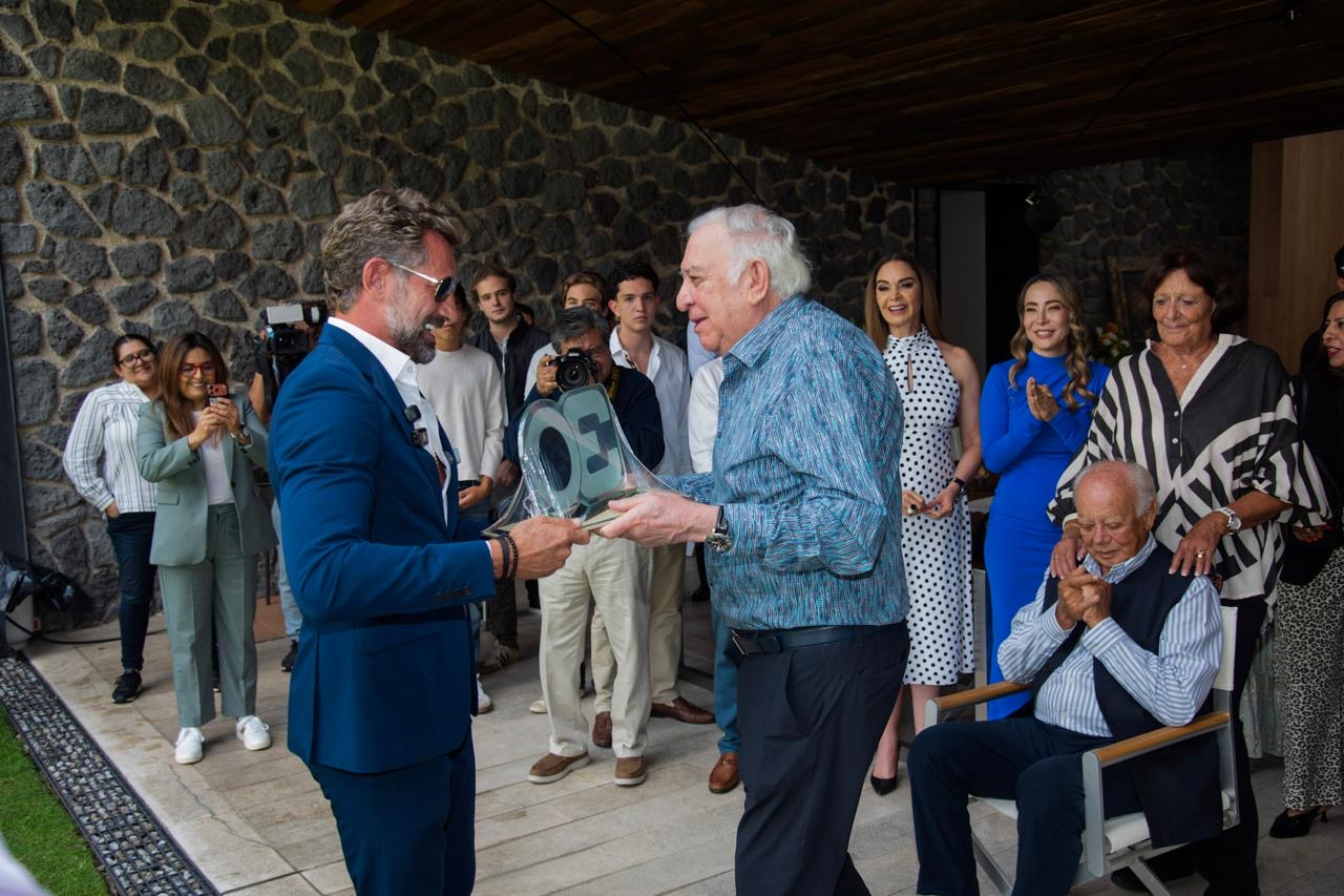 Galería ENTREFAM - Gabriel Soto Celebra 30 años de trayectoria artística.