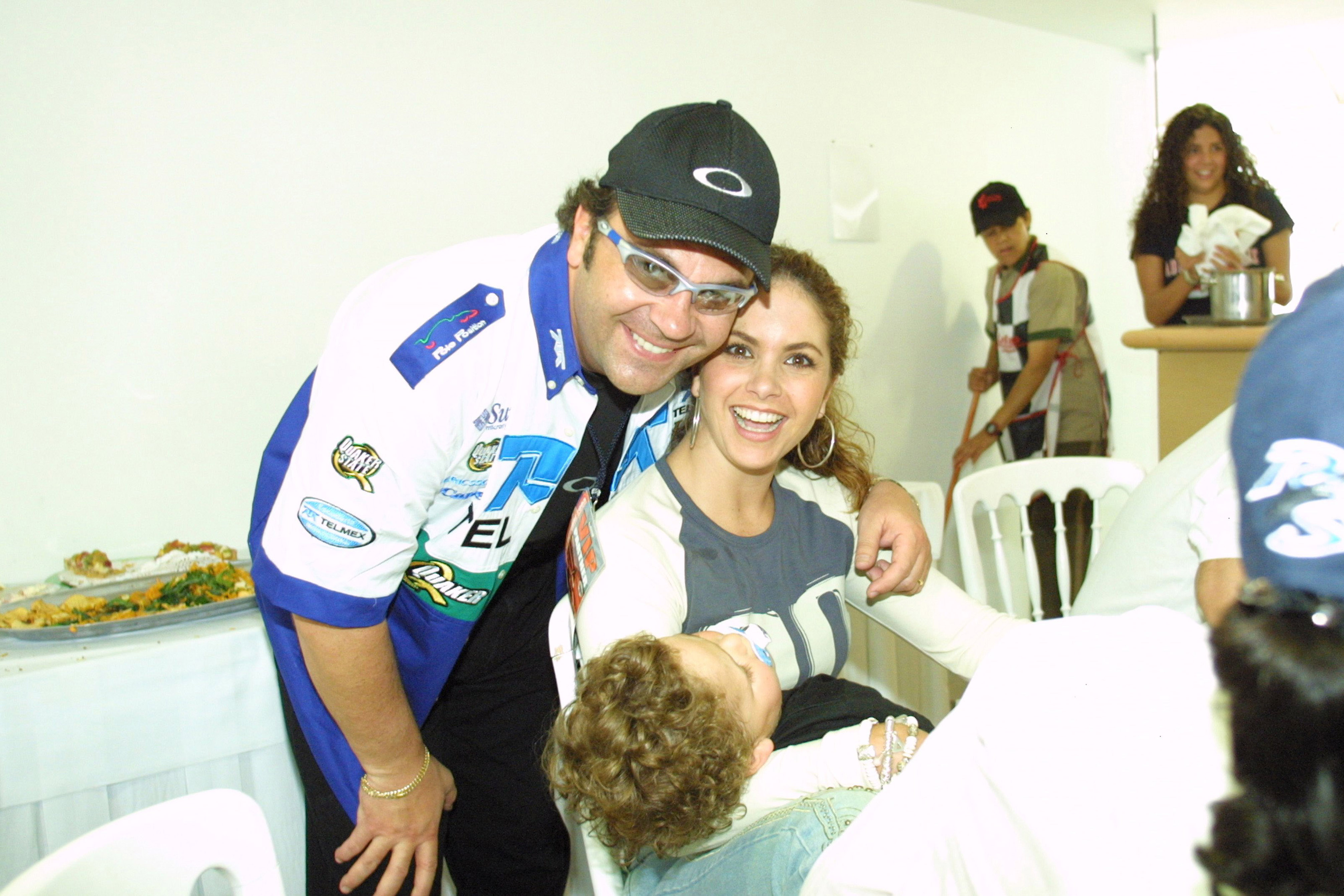 Galería ENTREFAM - Lucero Dedica Emotivas Palabras a Mijares en su Concierto: “Estoy Orgullosa del Artista, del Hombre y del Papá Que Eres”