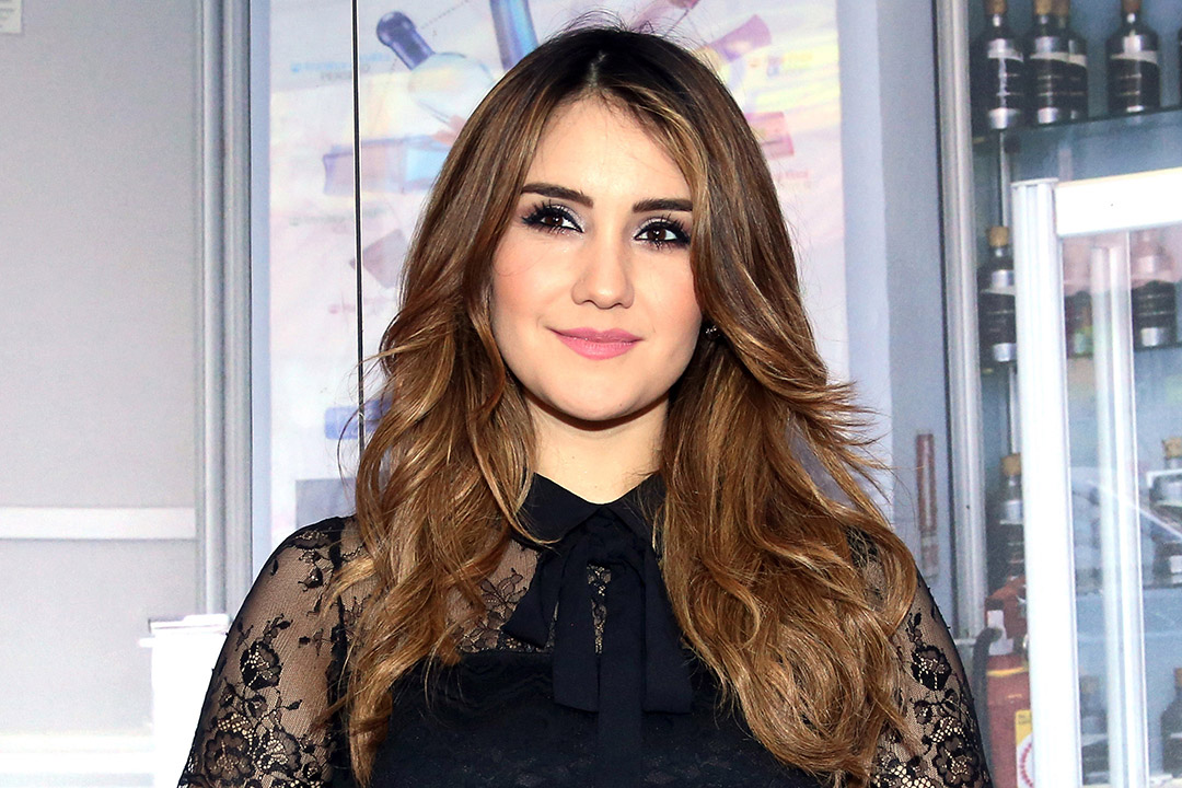 Galería ENTREFAM - Dulce María Comparte las Primera Imágenes de su Bebé Fernanda