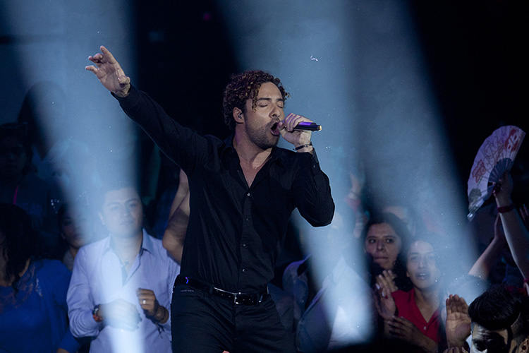 Galería ENTREFAM - David Bisbal Lanza Tema Musical “Vivir Así es Morir de Amor”, tema de Camilo Sesto