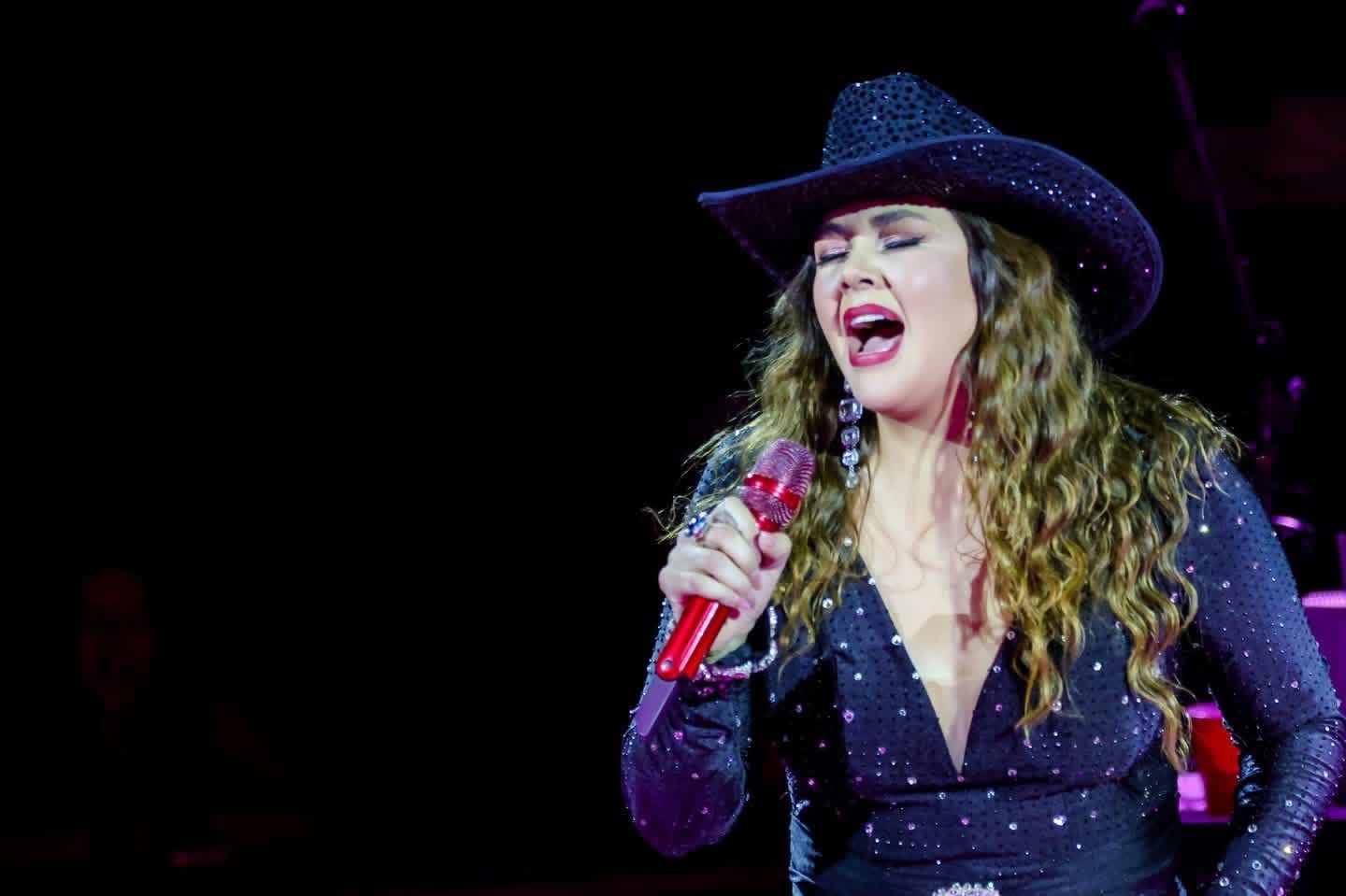Relacionado: Yuridia es ovacionada en Aguascalientes.