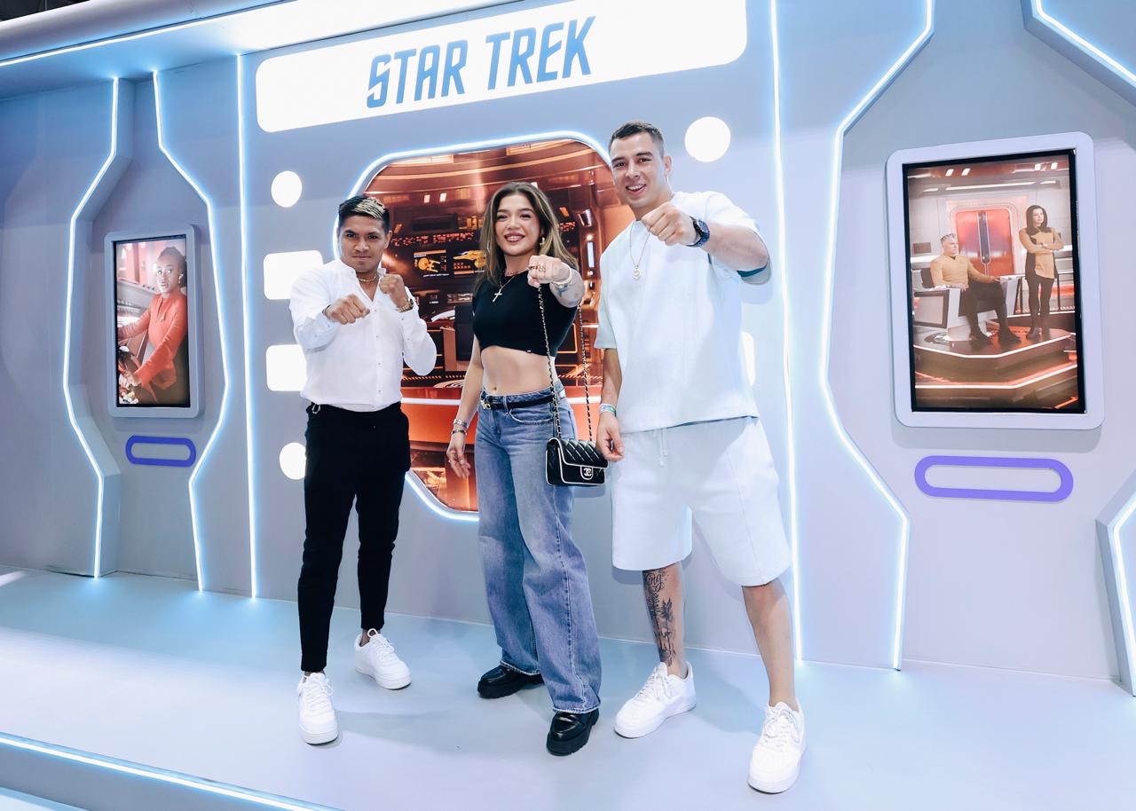 Galería ENTREFAM - EL ELENCO DE STAR TREK: STRANGE NEW WORLDS Y LOS ATLETAS DE UFC