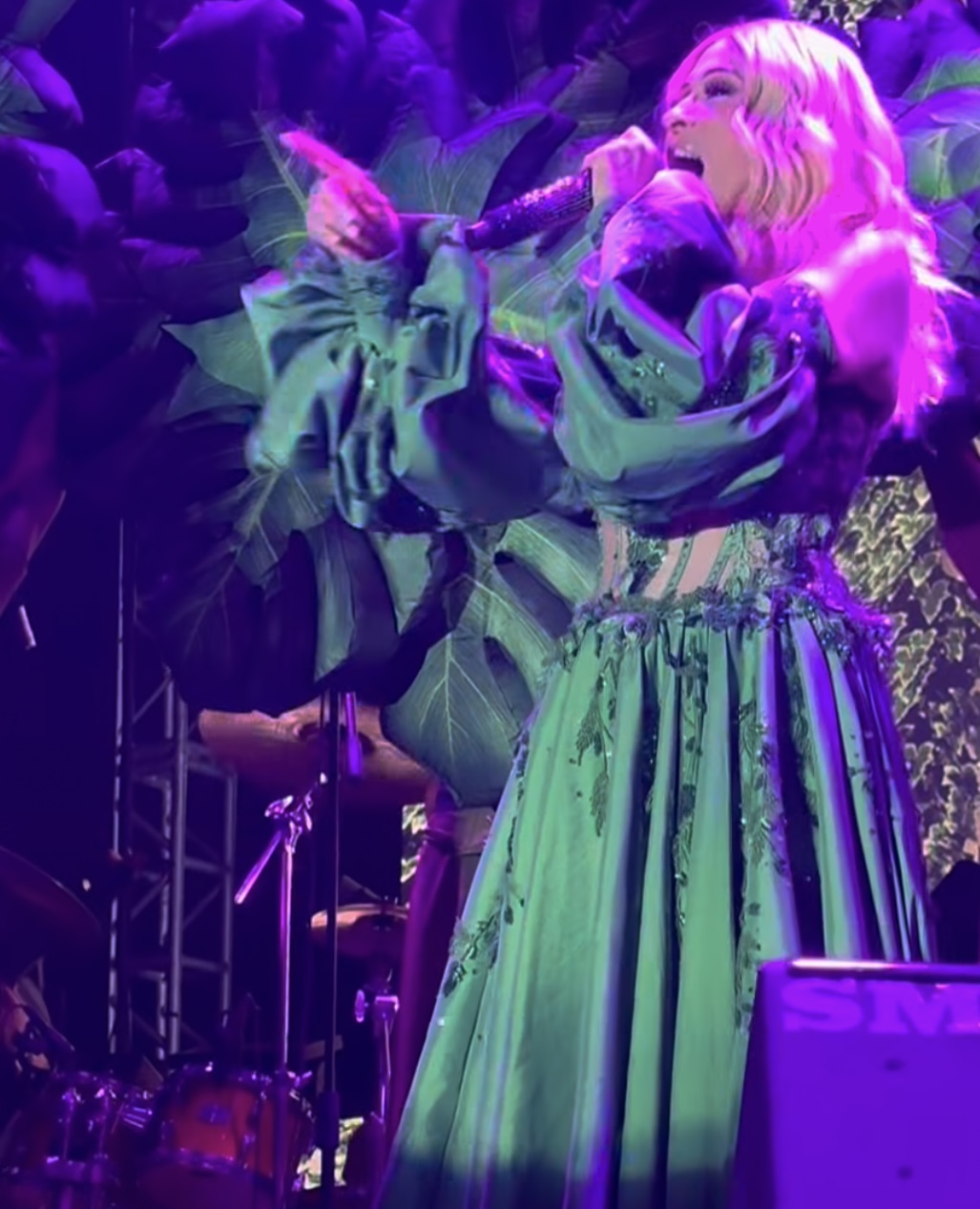 Galería ENTREFAM - Yuri Festejó A Las Mamás Con Concierto Gratuito.