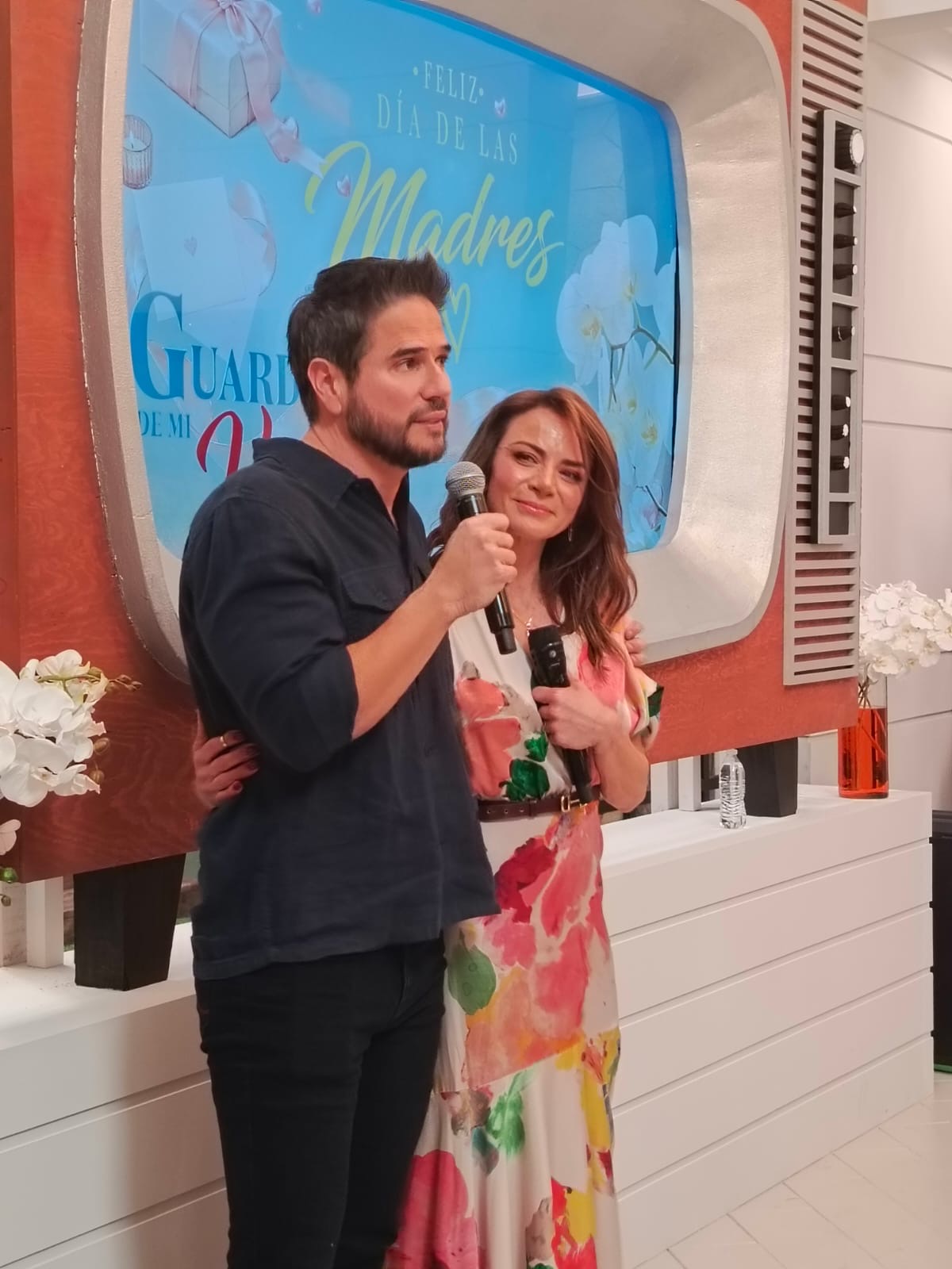 Galería ENTREFAM - Juan Osorio Celebró A Las Mamás